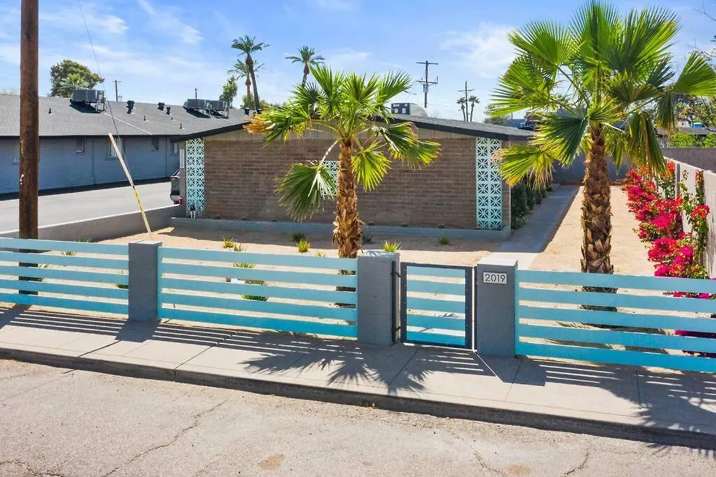 Contemporary Condo In Central Biltmore Phoenix USA