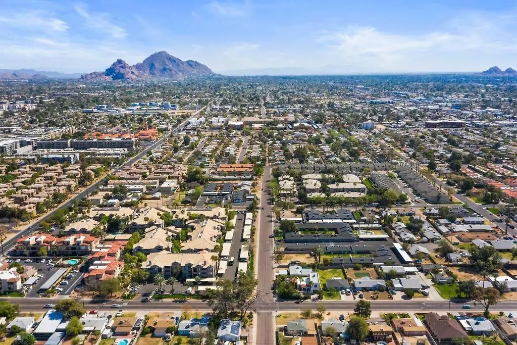 Contemporary Condo In Central Biltmore Phoenix 0*,